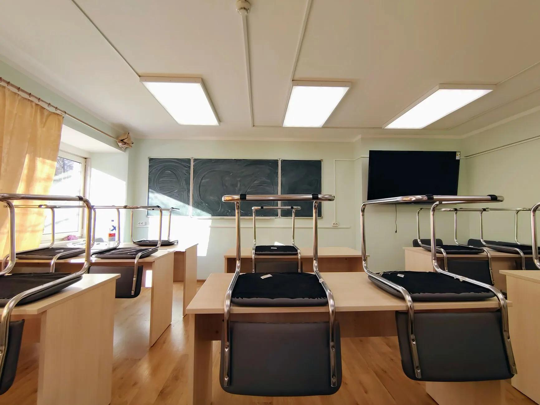 从投影机到视频展台:K12教室多媒体设备升级方案解析正文配图 1