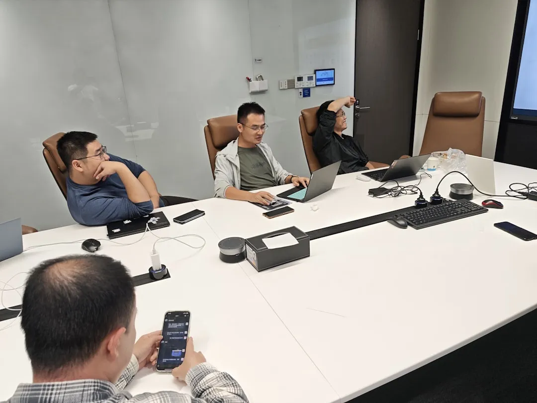 智能黑板与中控系统集成:打造高效互动课堂的技术实践