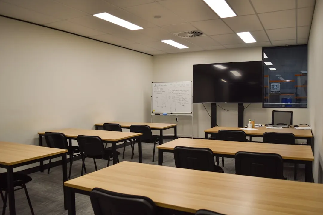 K12学校多媒体教室设备升级:投影机与视频展台选型搭配方案正文配图 1