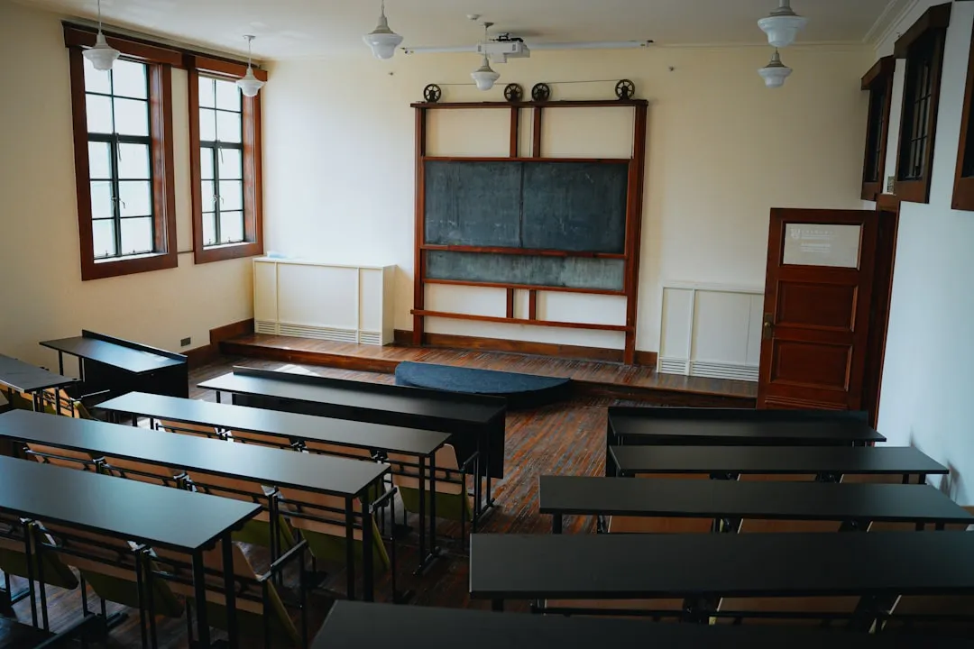 智能黑板与视频展台联动方案:打造互动教学新体验正文配图 1